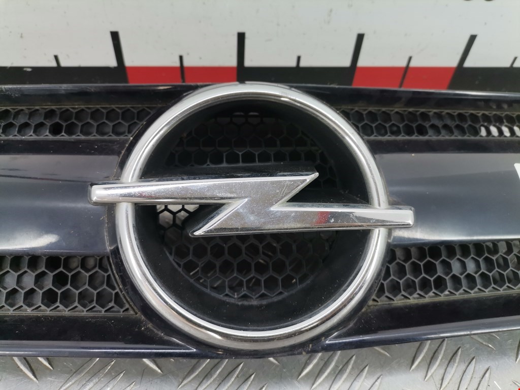 Решетка радиатора Opel Signum купить в России