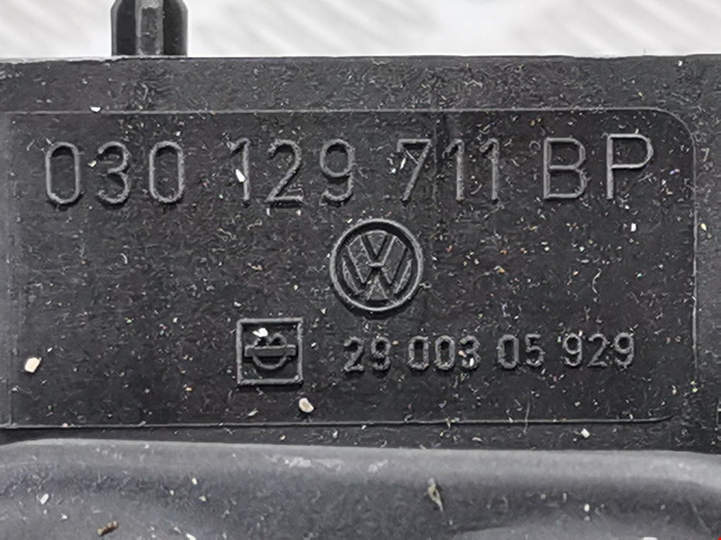 Коллектор впускной Volkswagen Polo 3 купить в России