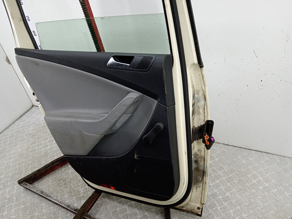 Дверь задняя левая Volkswagen Passat 6 купить в Беларуси