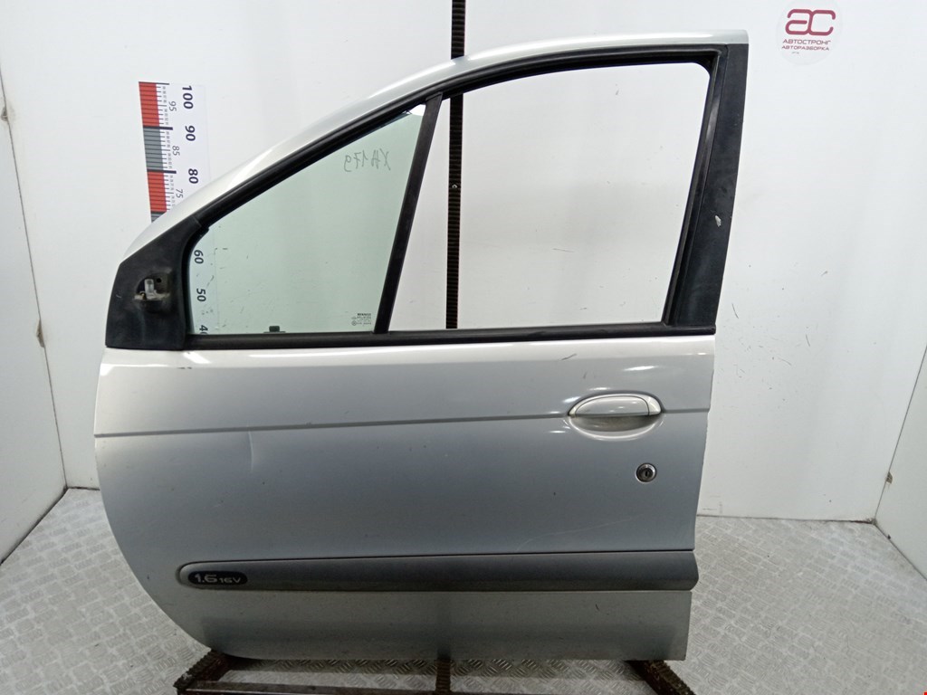 Дверь передняя левая Renault Scenic 1