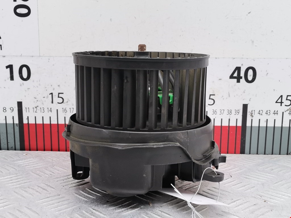 Моторчик печки (вентилятор отопителя) Citroen C3 1 купить в России