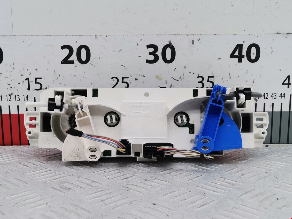 Переключатель отопителя (печки) Renault Megane 3 купить в России