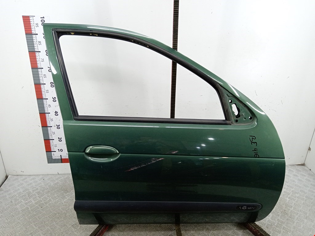 Накладка декоративная (молдинг) стекла двери передней правой наружная  Renault Megane 1 купить в России