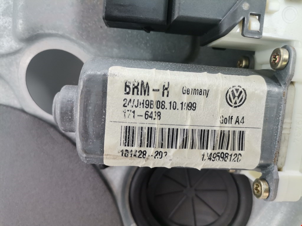 Стеклоподъемник электрический двери задней правой Volkswagen Bora купить в Беларуси