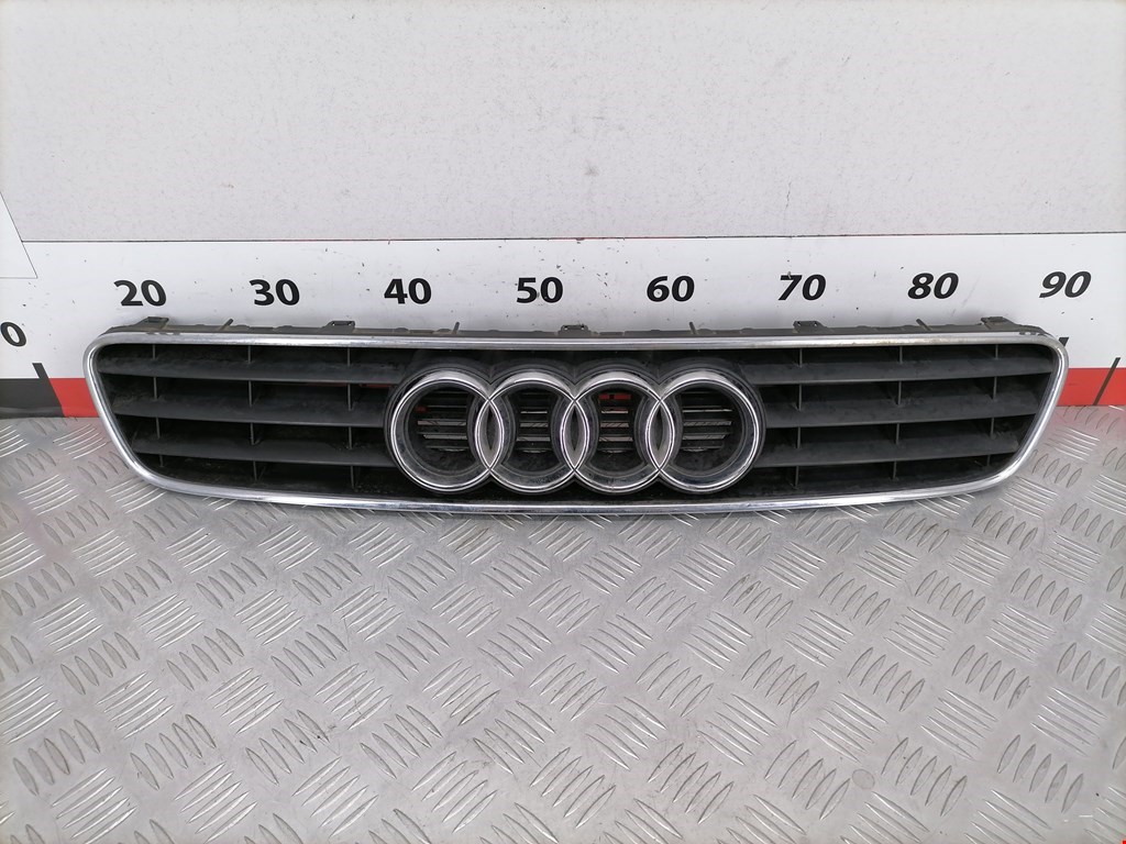 Решетка радиатора Audi A3 8L купить в России