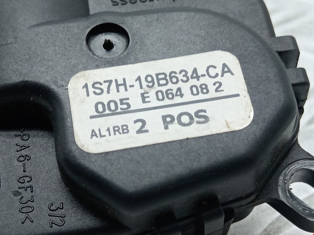 Электропривод (сервопривод) заслонки печки Ford Focus 2 купить в России