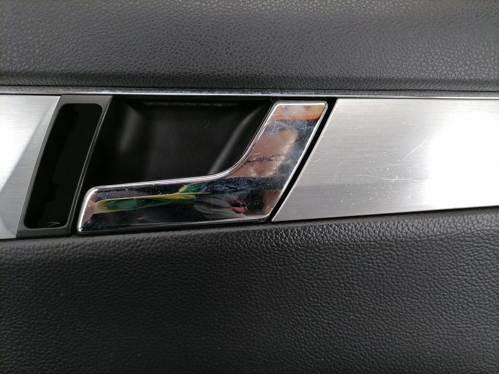Обшивка (карта) двери передней правой Mercedes C-Class (W204) купить в Беларуси