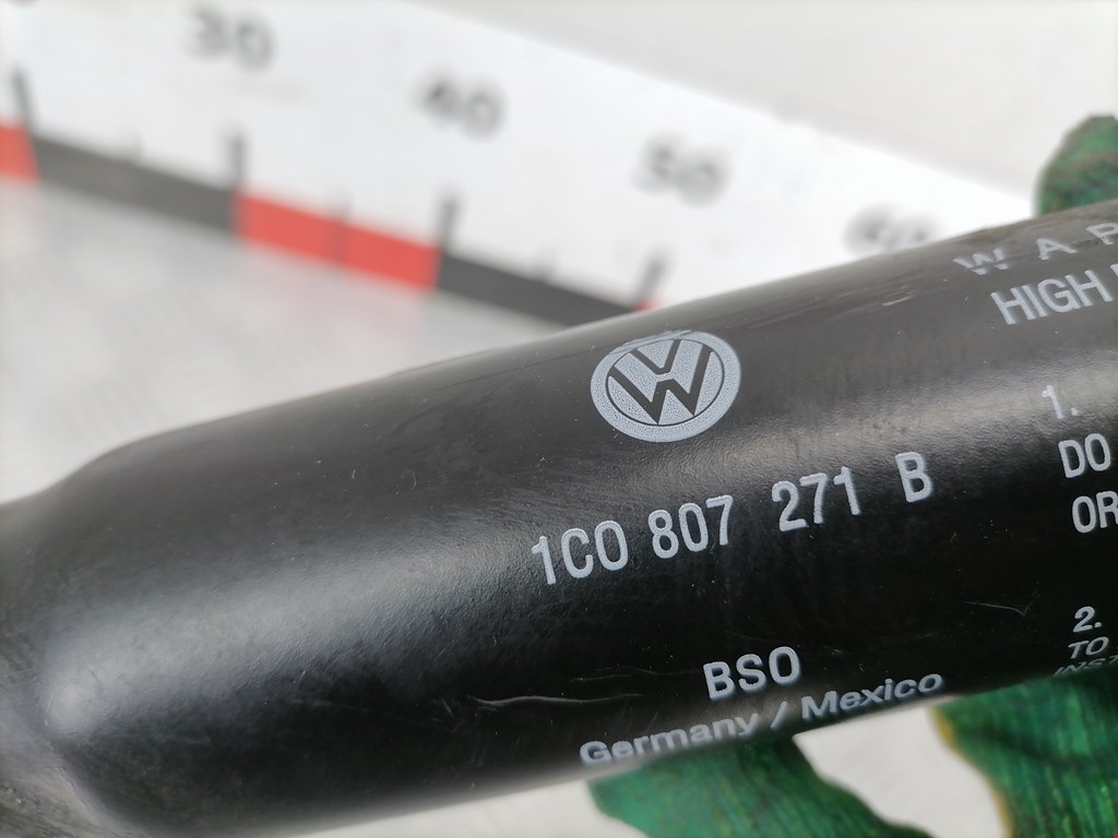 Отбойник бампера передний левый Volkswagen Beetle 2 купить в Беларуси