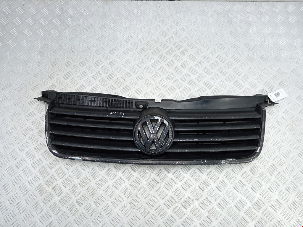 Решетка радиатора Volkswagen Passat 5 GP