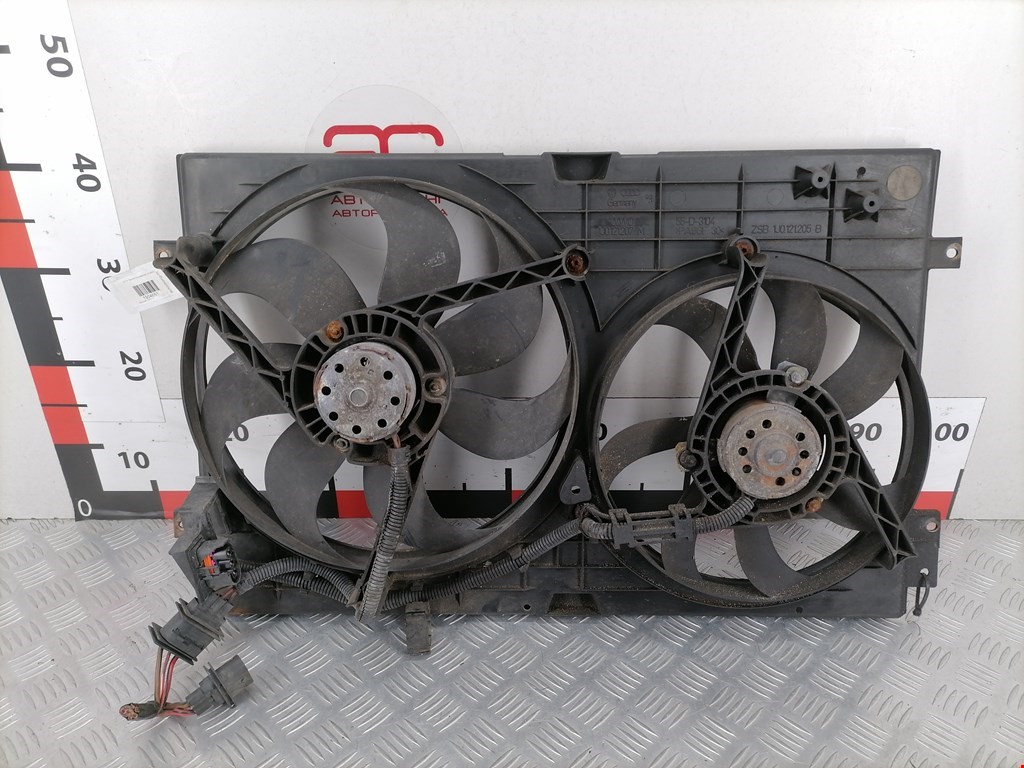 Вентилятор радиатора кондиционера Volkswagen Golf 4