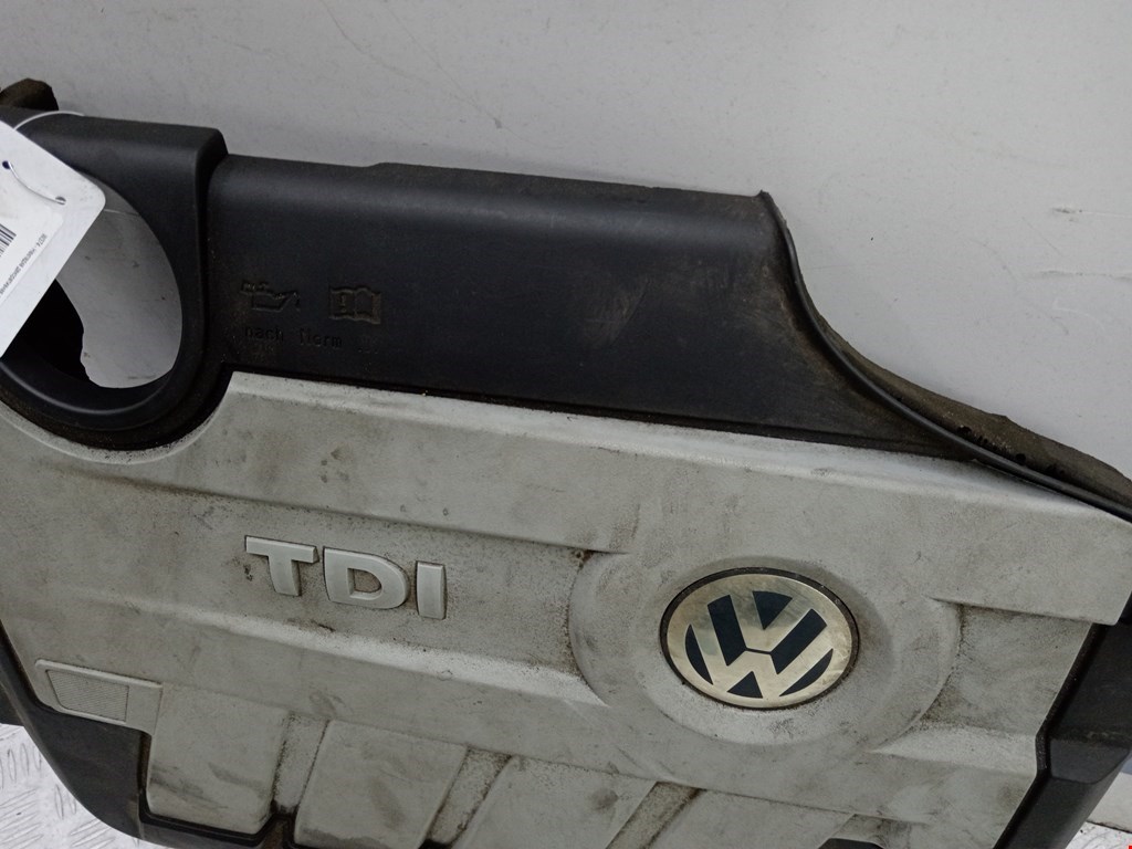 Накладка декоративная двигателя Volkswagen Passat 6 купить в России