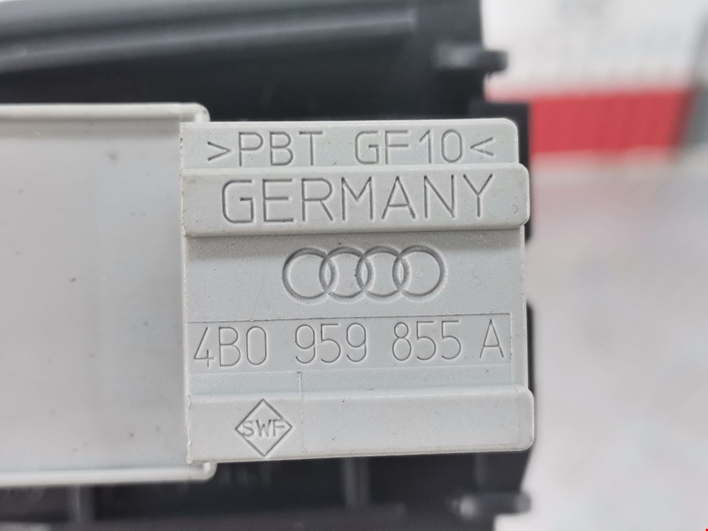 Кнопка стеклоподъемника Audi A6 C5 купить в России