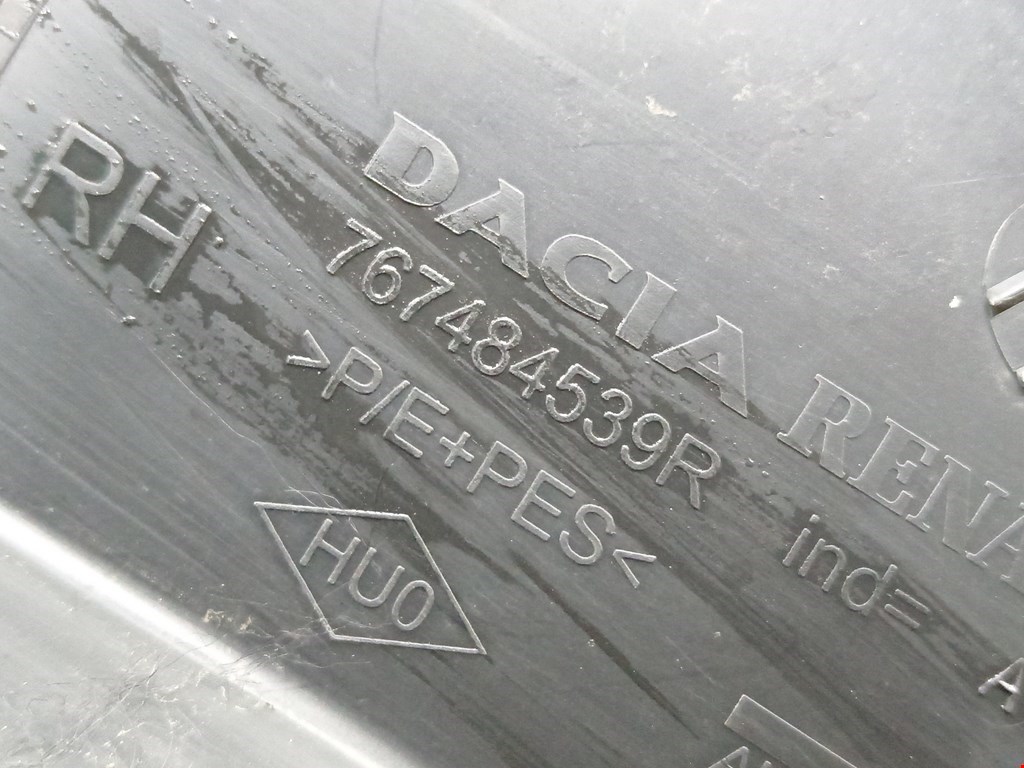 Подкрылок (защита крыла) задний правый Dacia Duster купить в Беларуси