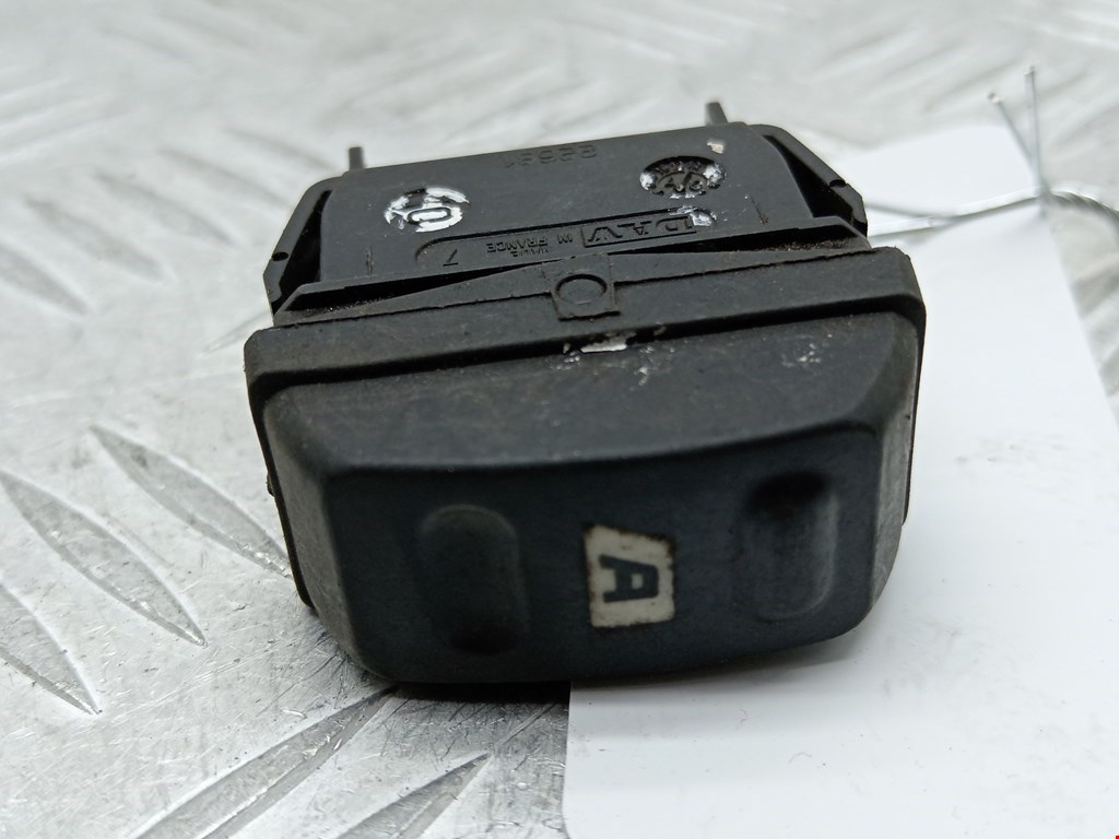 Кнопка стеклоподъемника Citroen Xsara