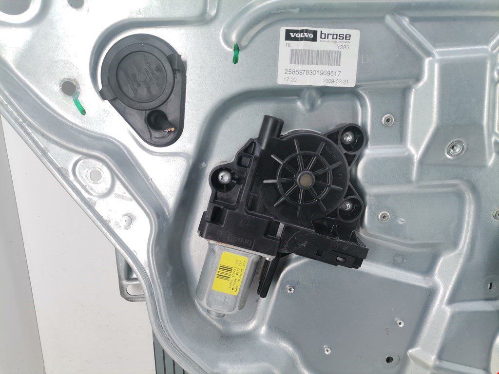 Стеклоподъемник электрический двери задней левой Volvo V70 3 купить в России