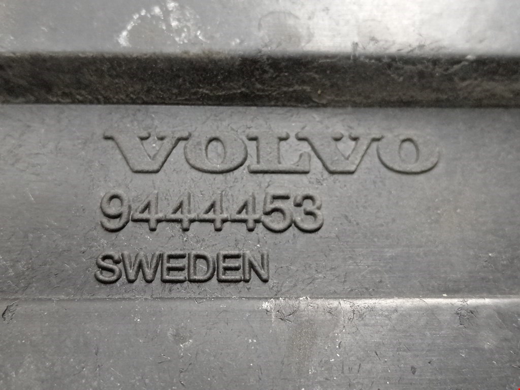 Крепление (корпус) аккумулятора Volvo S70 V70 1 купить в России