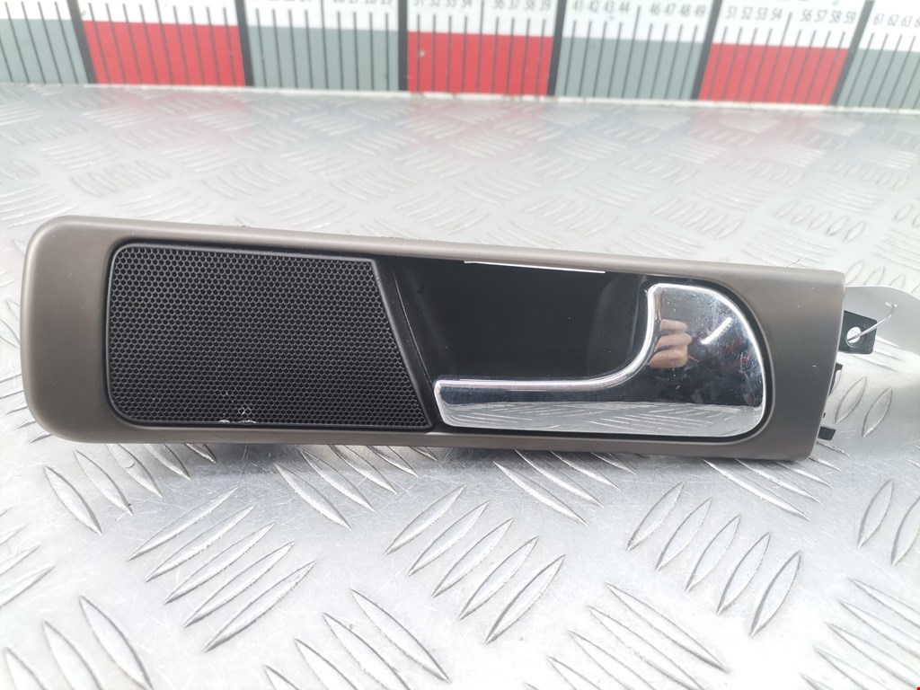 Ручка двери внутренняя задняя правая Audi A6 C5 купить в Беларуси