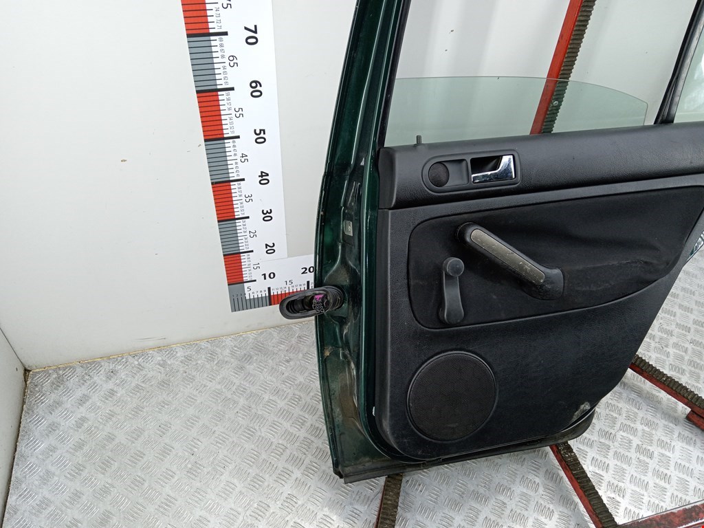 Дверь задняя правая Volkswagen Bora купить в Беларуси