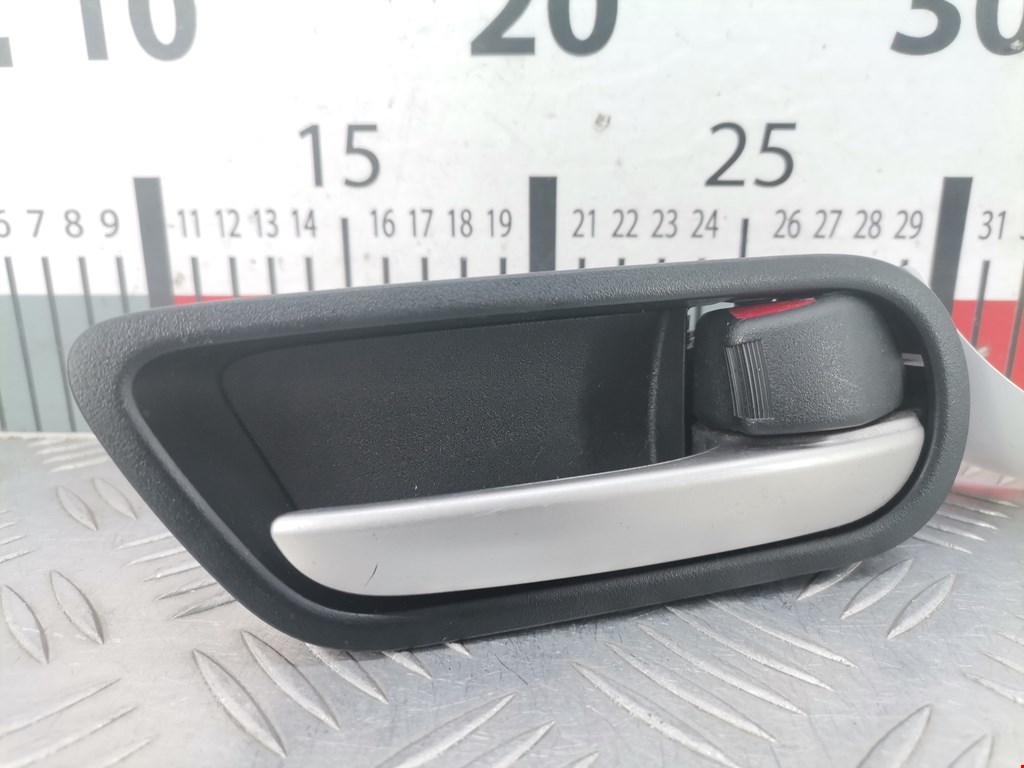 Ручка двери внутренняя задняя правая Mazda 3 BL купить в России