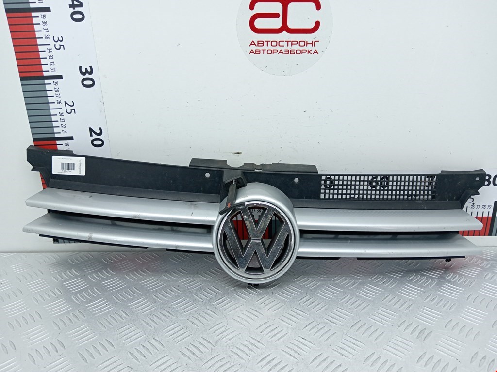Решетка радиатора Volkswagen Golf 4