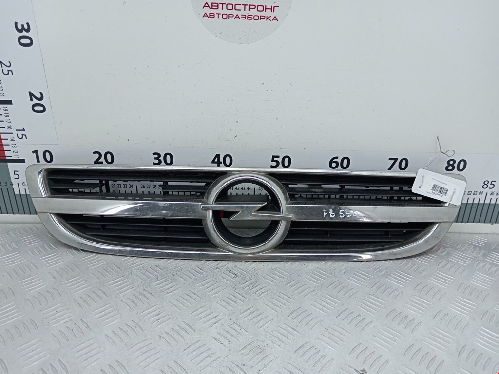 Решетка радиатора Opel Zafira A