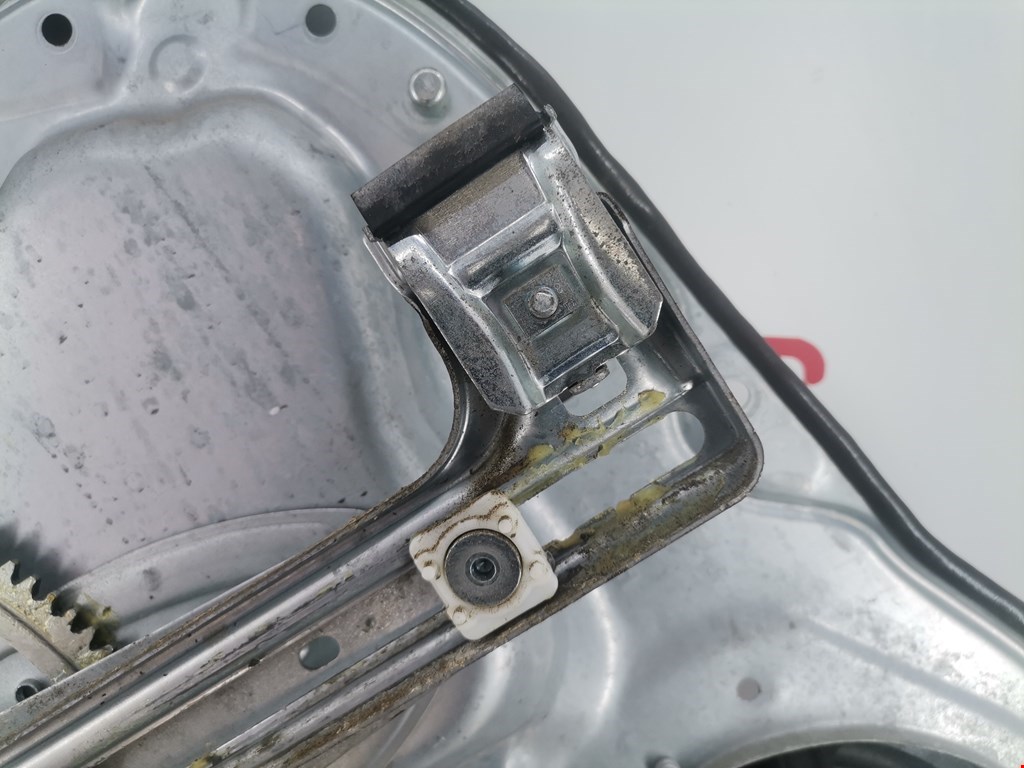 Стеклоподъемник механический двери задней правой Ford Focus 2 купить в России