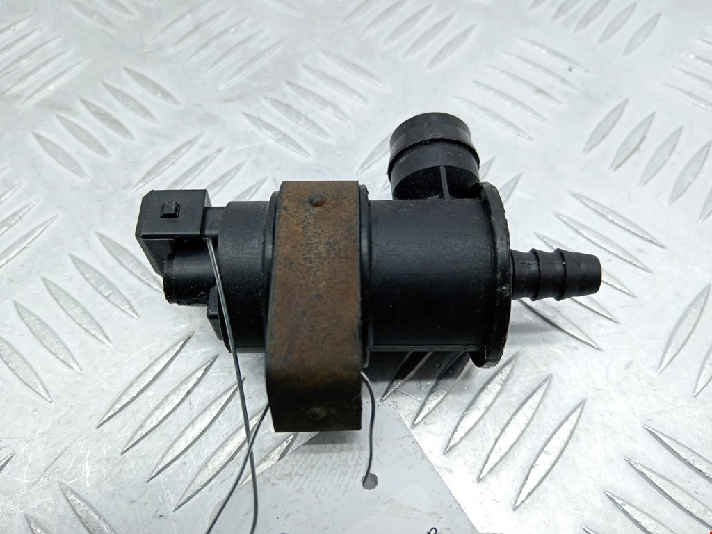 Клапан вентиляции топливного бака Opel Zafira B