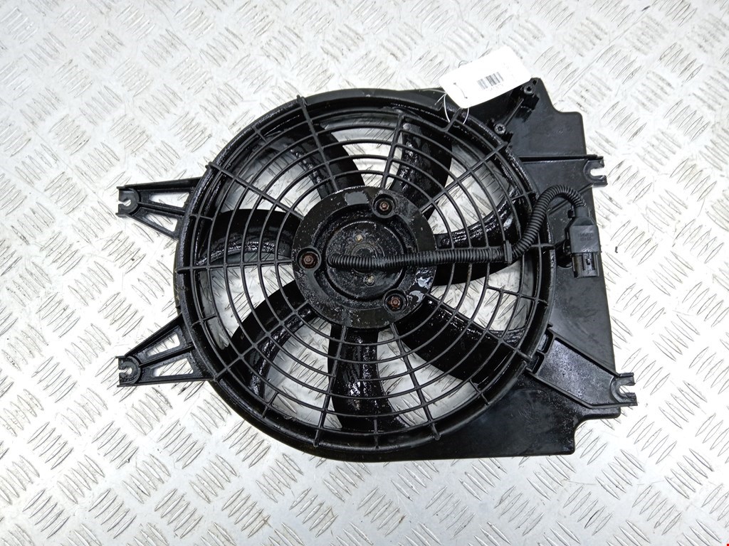 Вентилятор радиатора кондиционера Kia Sorento 1 купить в Беларуси
