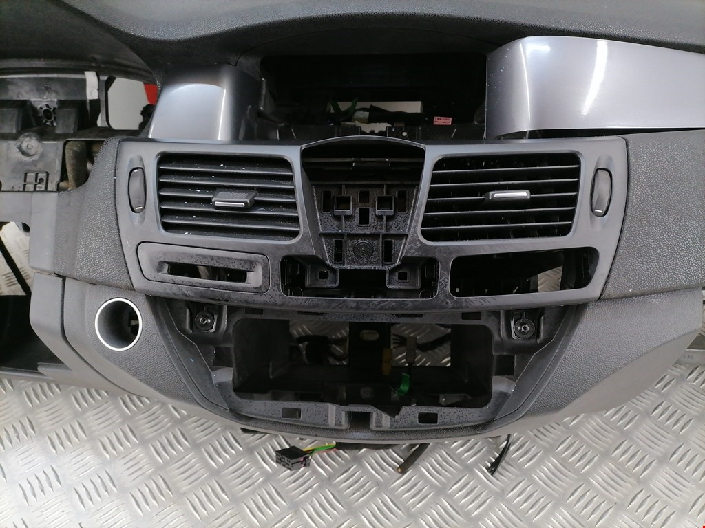 Торпедо (панель передняя) Renault Laguna 3 купить в Беларуси