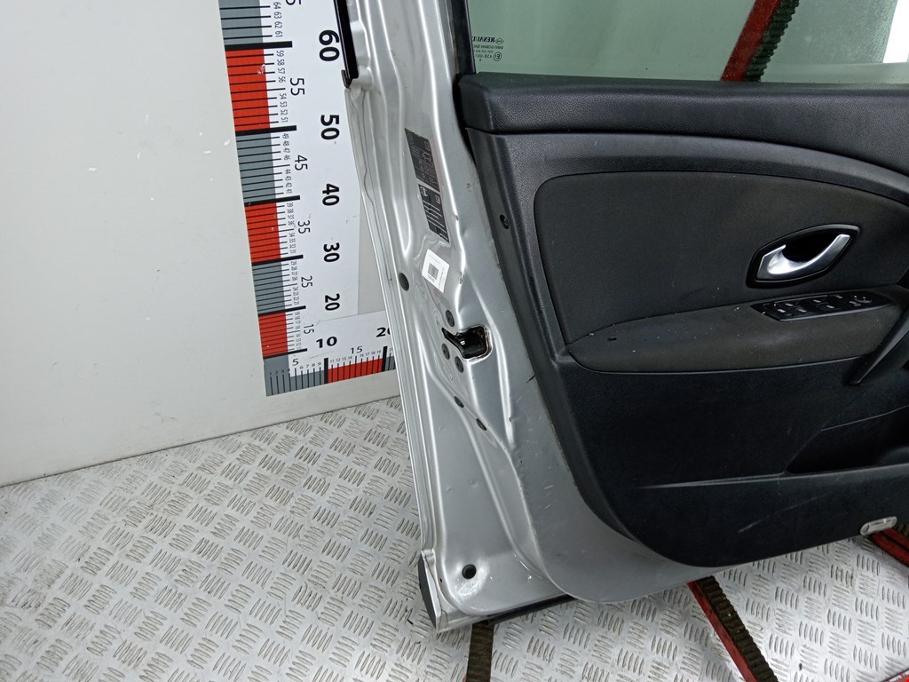 Дверь передняя левая Renault Megane 3 купить в России