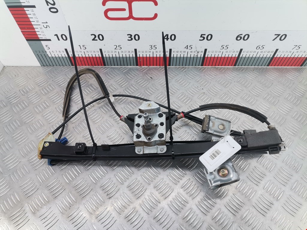 Стеклоподъемник механический двери передней правой Seat Cordoba 1 купить в России