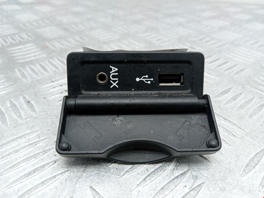 Разъем AUX / USB Renault Megane 3 купить в Беларуси