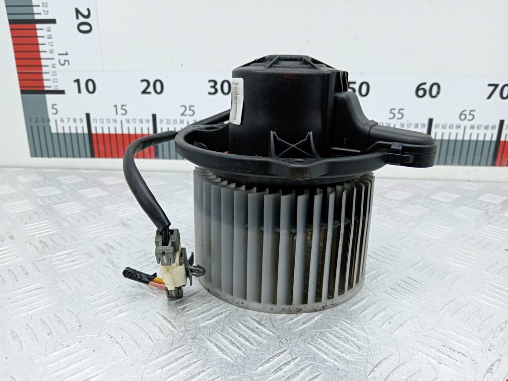 Моторчик печки (вентилятор отопителя) Kia Ceed 1