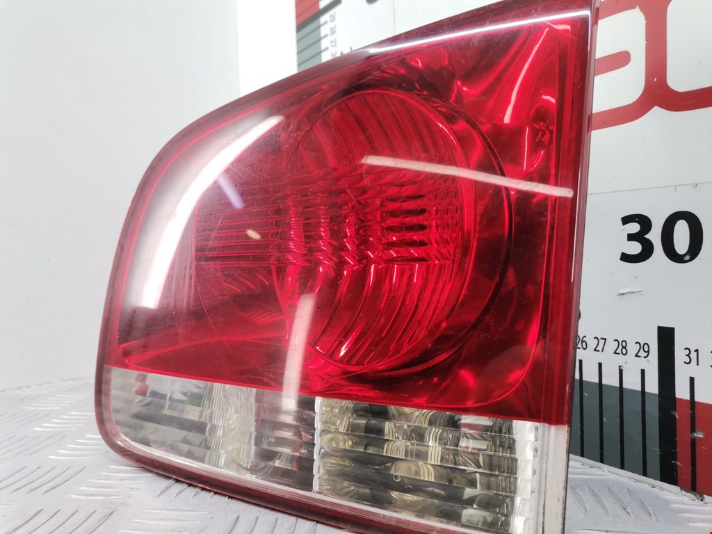 Фонарь крышки багажника правый Volkswagen Touareg 1 купить в Беларуси