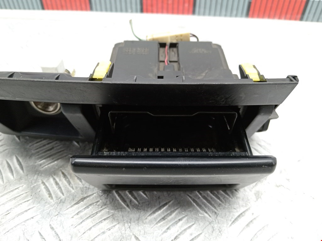 Пепельница передняя Toyota Land Cruiser Prado 3 (J120) купить в Беларуси