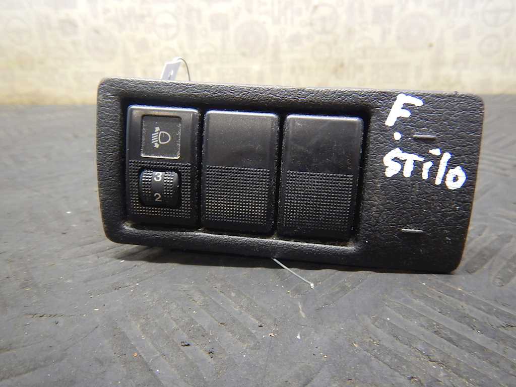 Кнопка корректора фар Fiat Stilo (192)