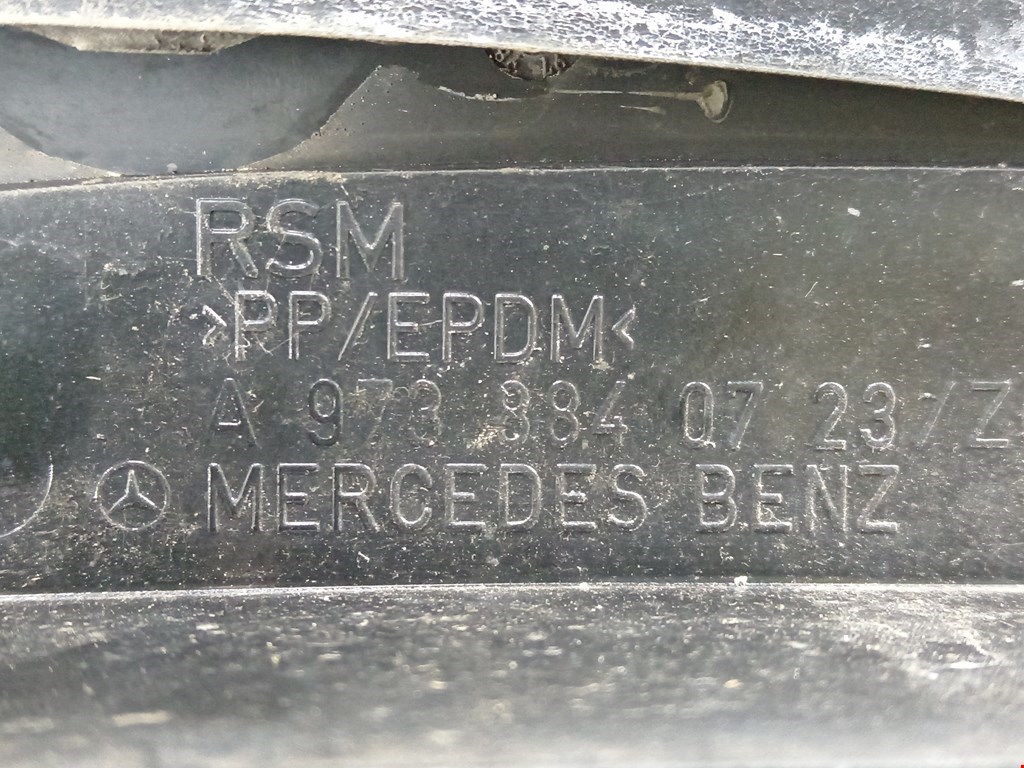 Накладка (планка) под фару правую Mercedes Atego 1 купить в России