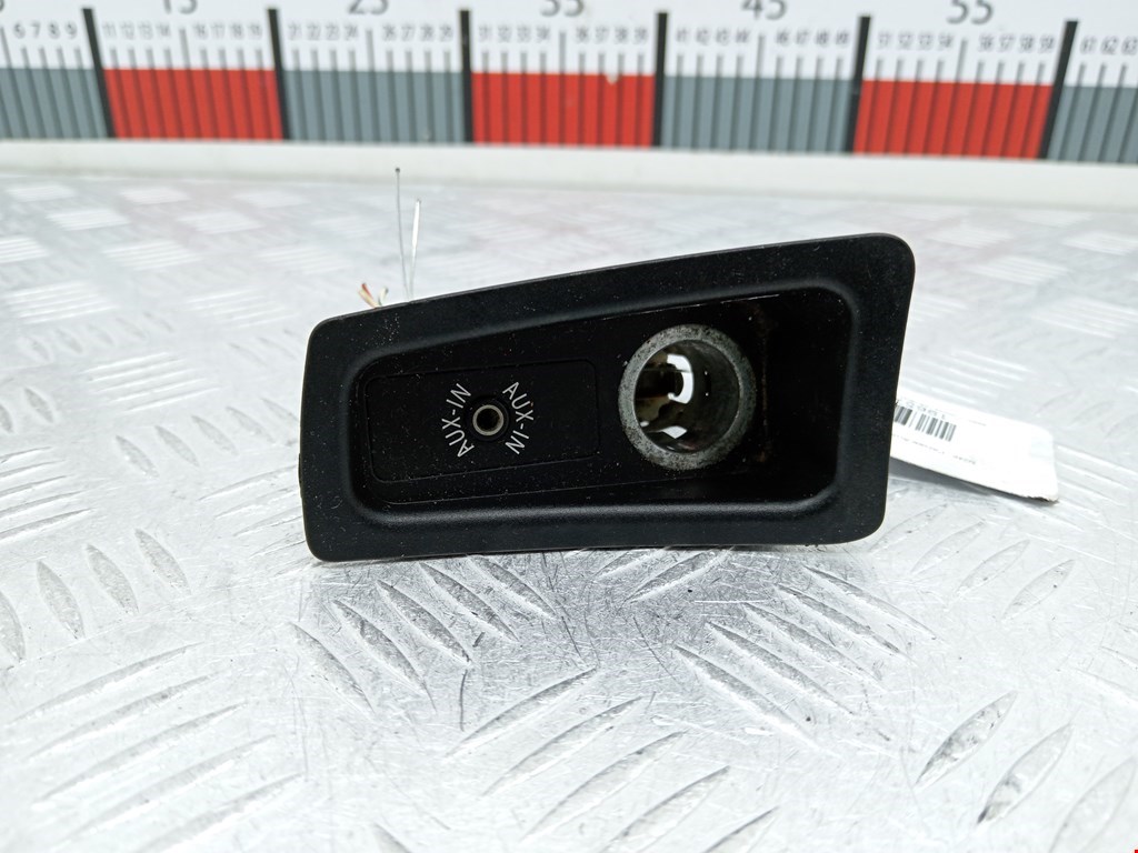 Разъем AUX / USB BMW 1-Series (E81/E82/E87/E88) купить в Беларуси