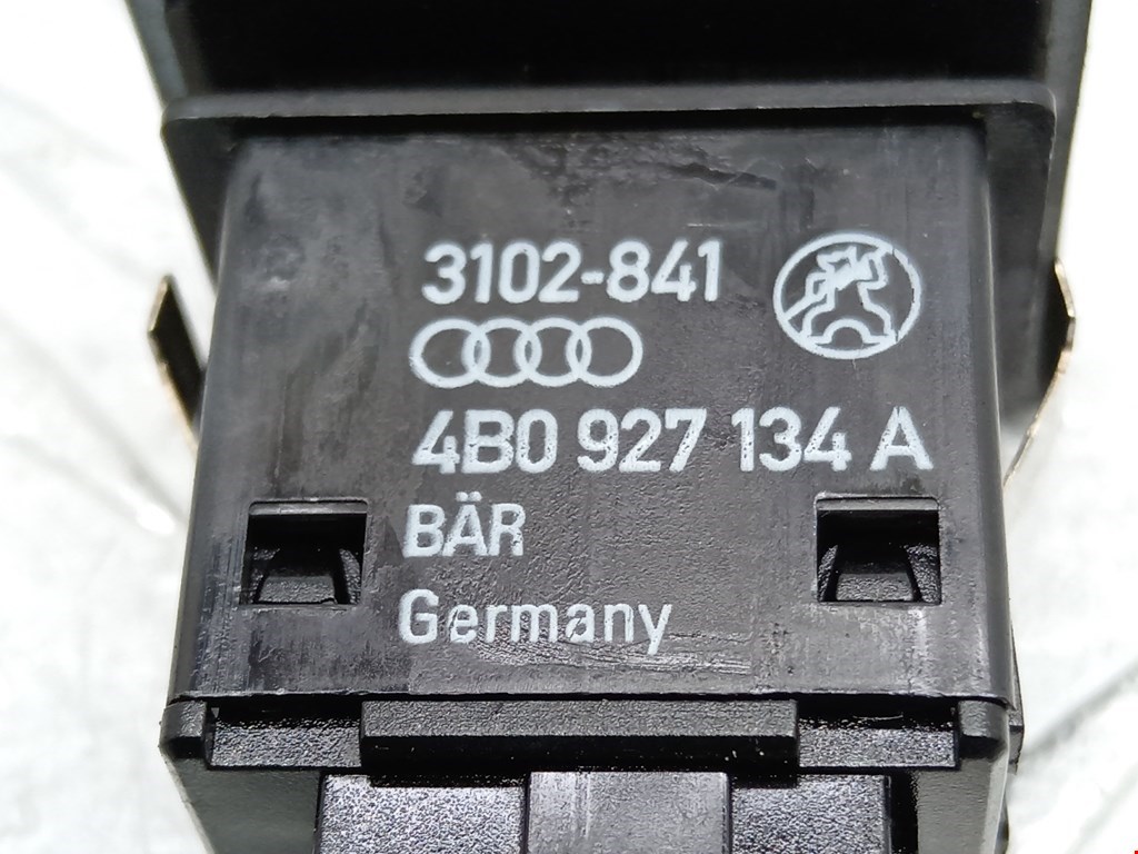 Кнопка антипробуксовочной системы Audi A6 C5 купить в Беларуси