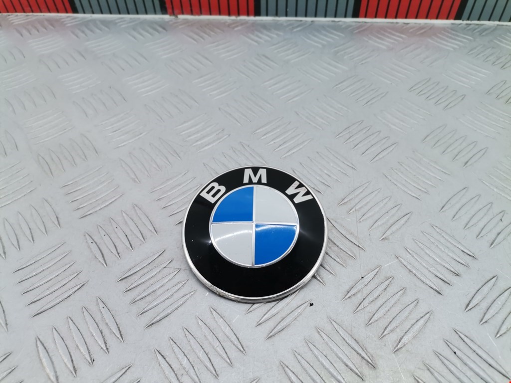 Эмблема (значок) BMW 1-Series (E81/E82/E87/E88) купить в России