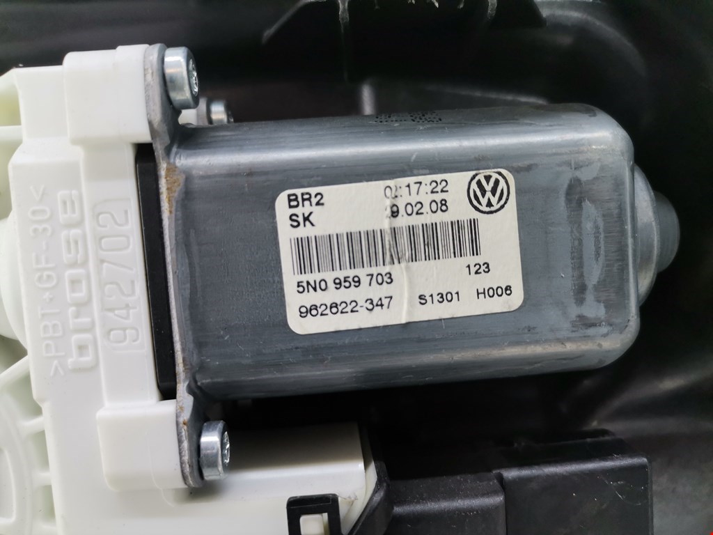 Стеклоподъемник электрический двери задней левой Volkswagen Tiguan 1 купить в России