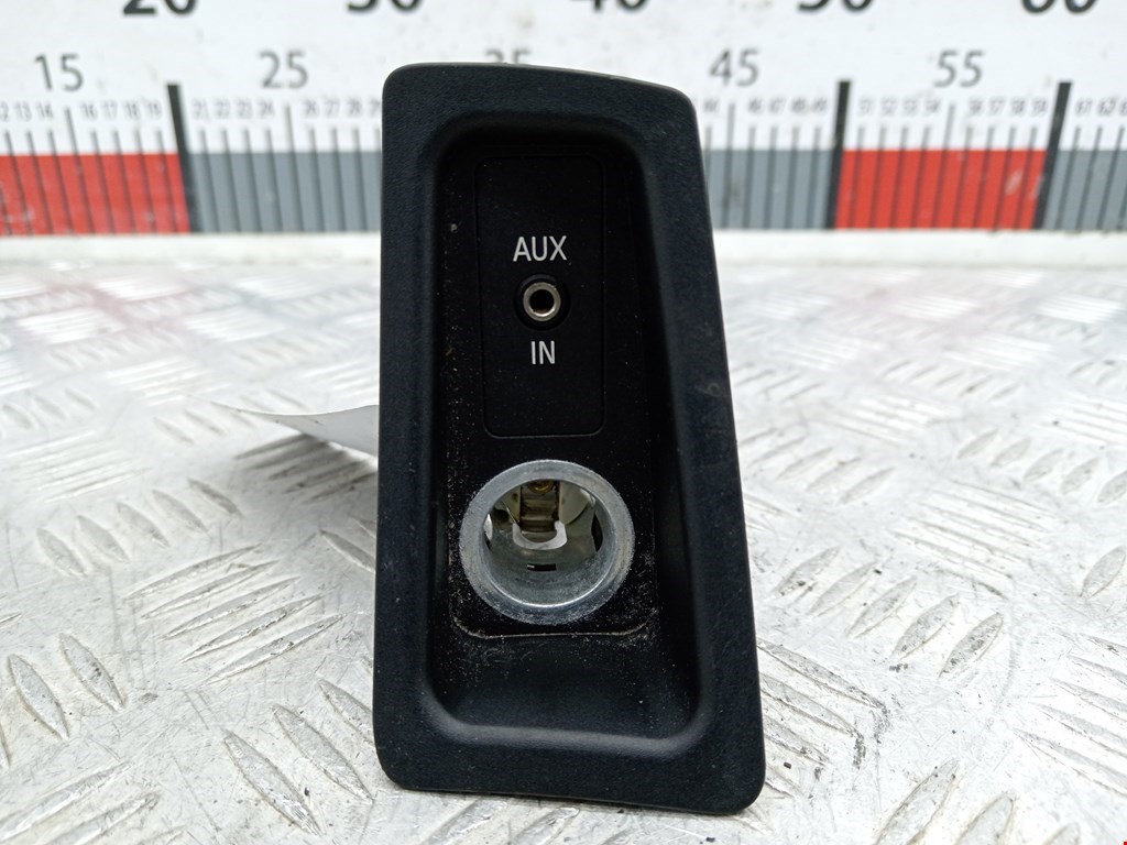 Разъем AUX / USB BMW 1-Series (E81/E82/E87/E88)