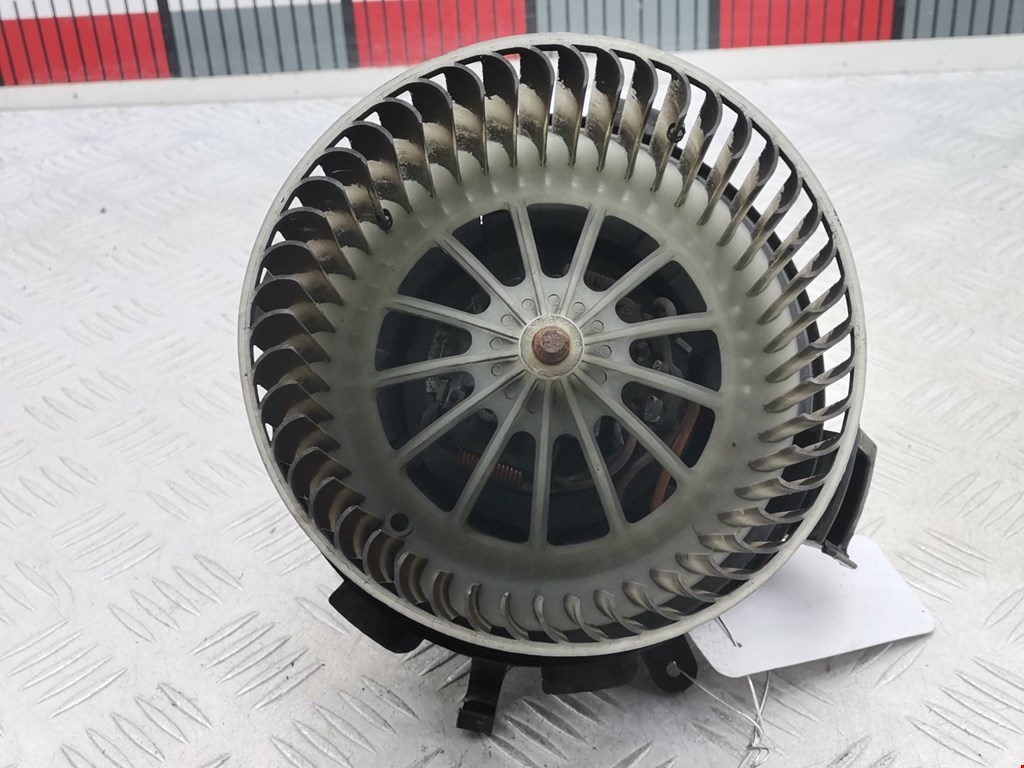 Моторчик печки (вентилятор отопителя) Volkswagen Crafter 1