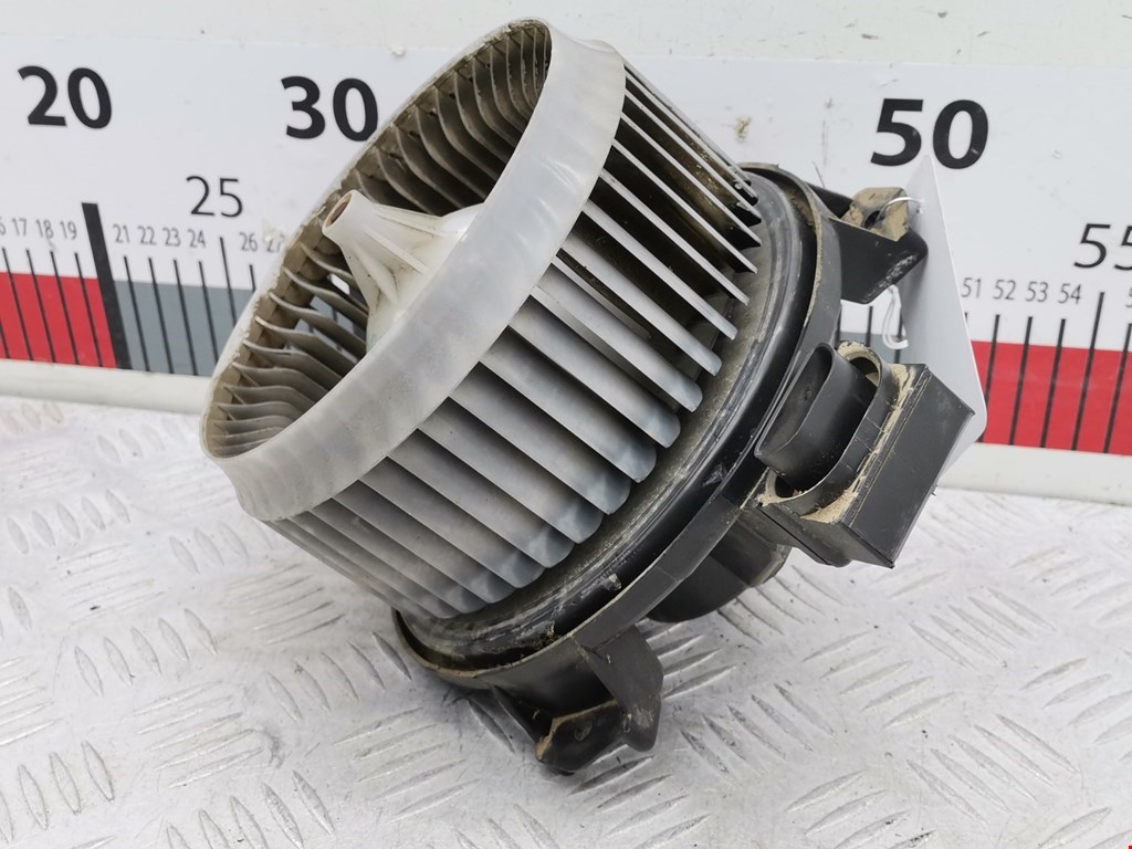 Моторчик печки (вентилятор отопителя) Toyota Hilux 7 купить в Беларуси
