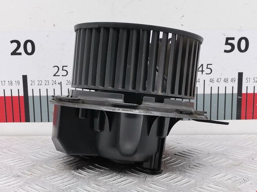 Моторчик печки (вентилятор отопителя) Volkswagen Touran 1 купить в России