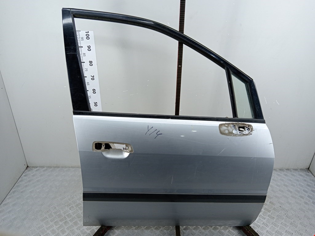 Накладка декоративная (молдинг) передней правой двери Mitsubishi Space Wagon 3 купить в России