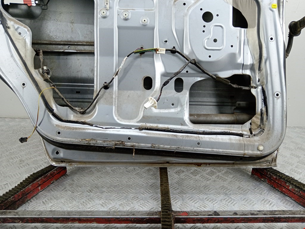 Дверь задняя левая Mitsubishi Space Wagon 3 купить в Беларуси