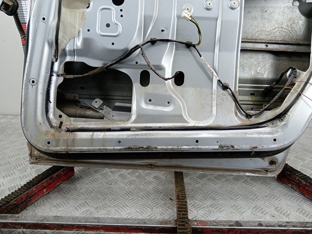 Дверь задняя правая Mitsubishi Space Wagon 3 купить в Беларуси