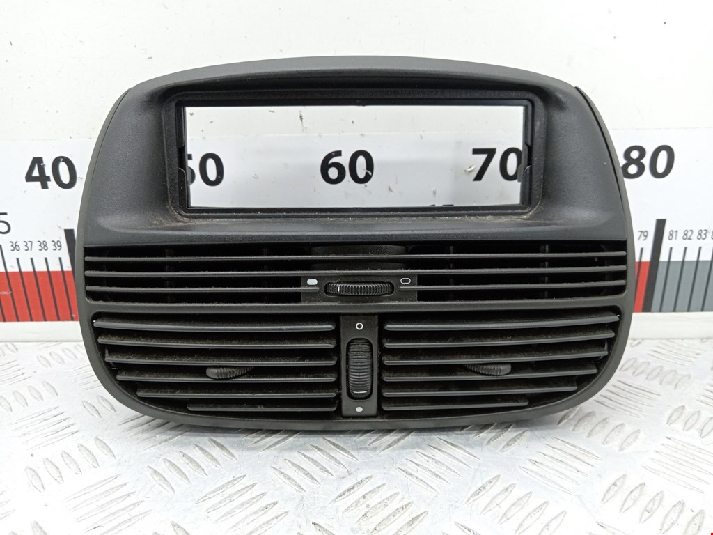 Дефлектор обдува салона Fiat Punto 2 (188)