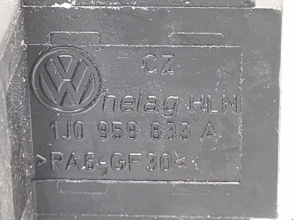 Кнопка открывания лючка бензобака Volkswagen Passat 5 GP купить в России